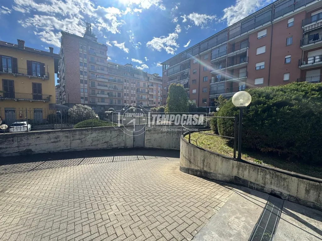 Välivaade - Ample Underground Car Park in Torino