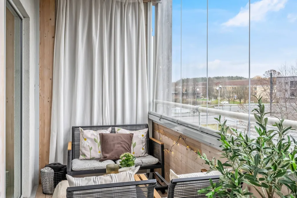 Balcon - Modern Flat with South-Facing Balcony in Norrköping