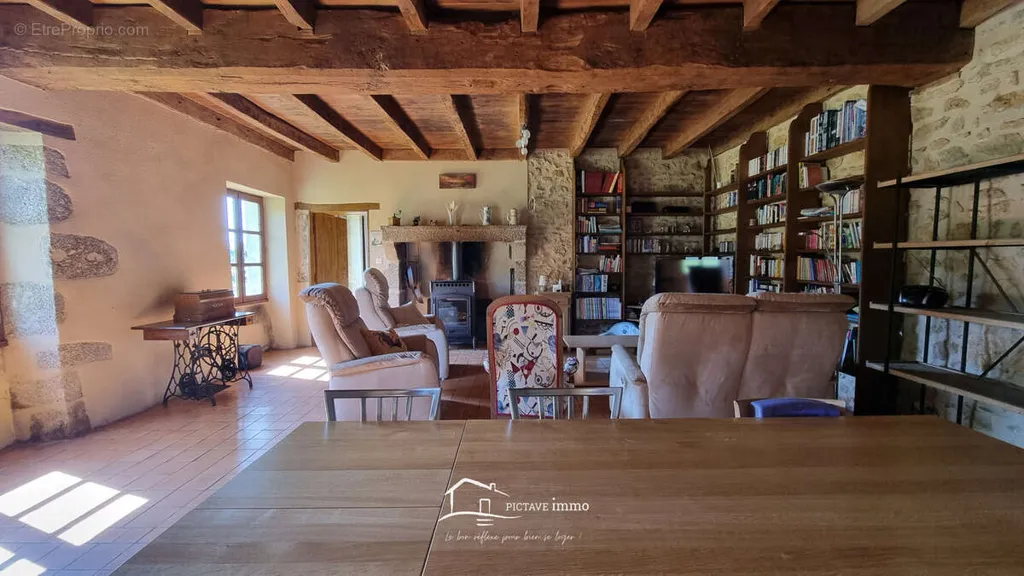 Salle à manger - Maison 10 pièces à Benassay