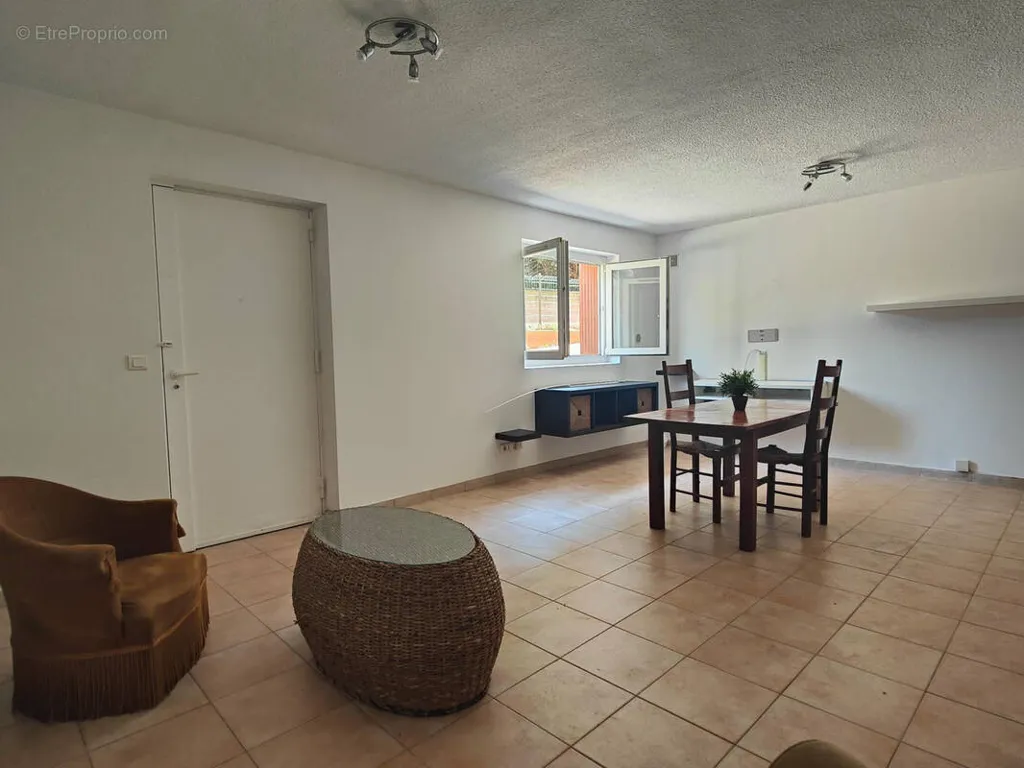 Salle à manger - Appartement T2 au Calme près de la Plage au Pradet