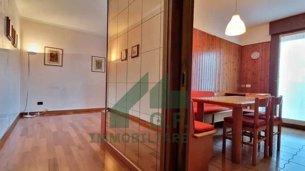 Salle à manger - Apartment with Terrace in Lanzago Centre
