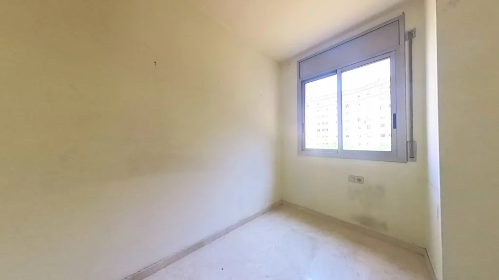 Toad - Occupied Flat with Terrace in Sabadell