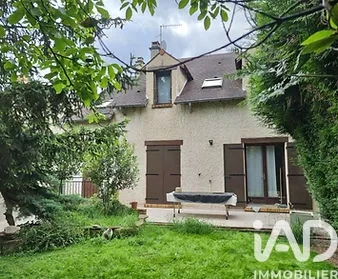Garten - Charming Villa with Garden in Port-Aviation
