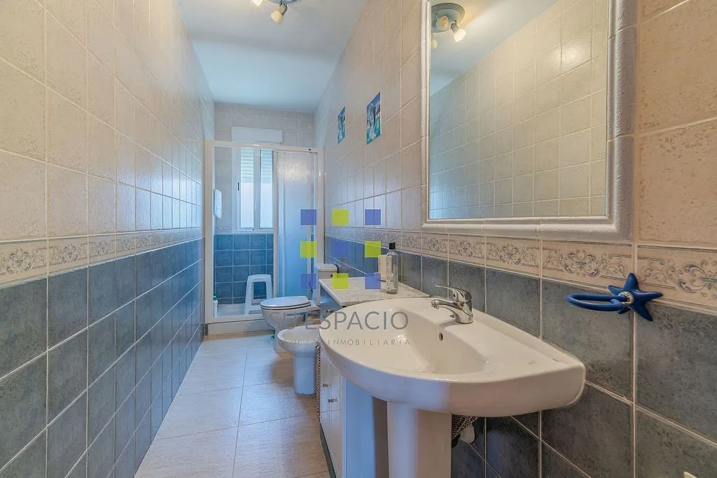 Bathrooms - Chalet with Pool in Méntrida