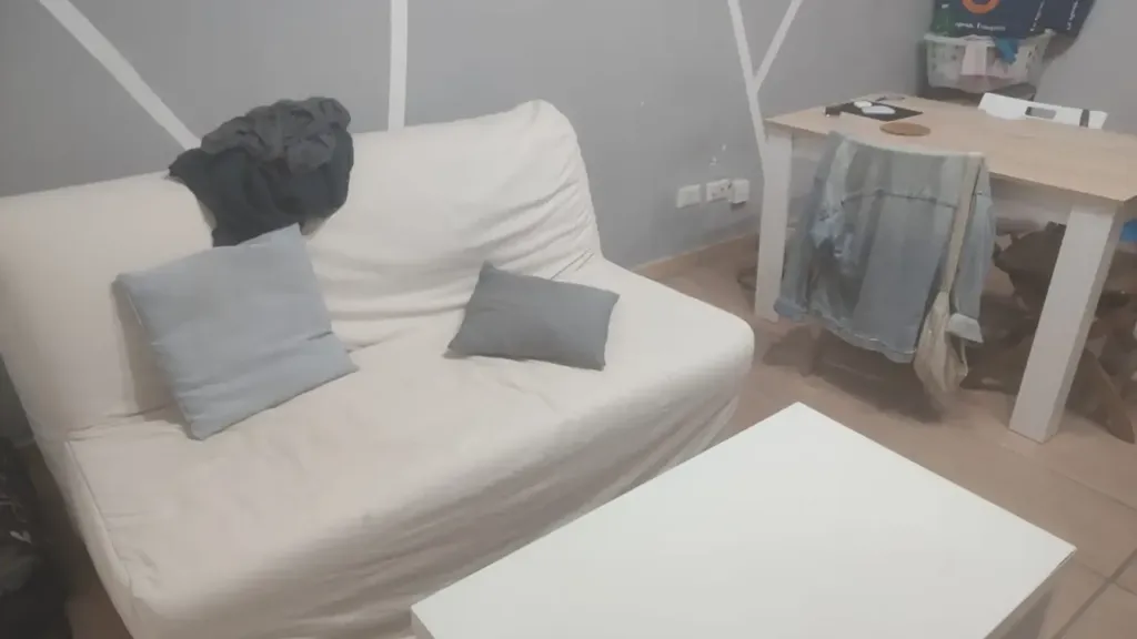 Magamistoad - Modernised Two-Bedroom Flat with Balcony in Naples