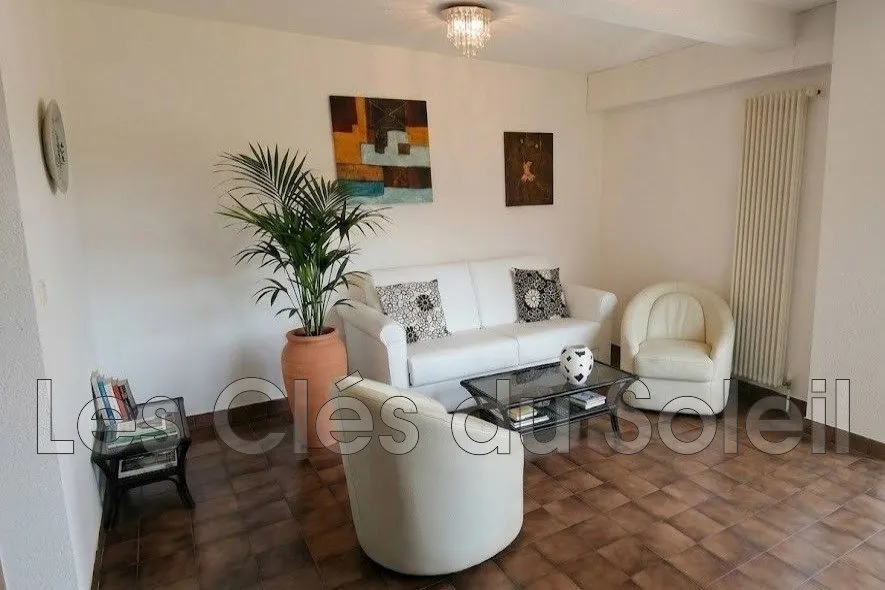 Séjour - Appartement T2 avec Terrasse au Centre de Bandol