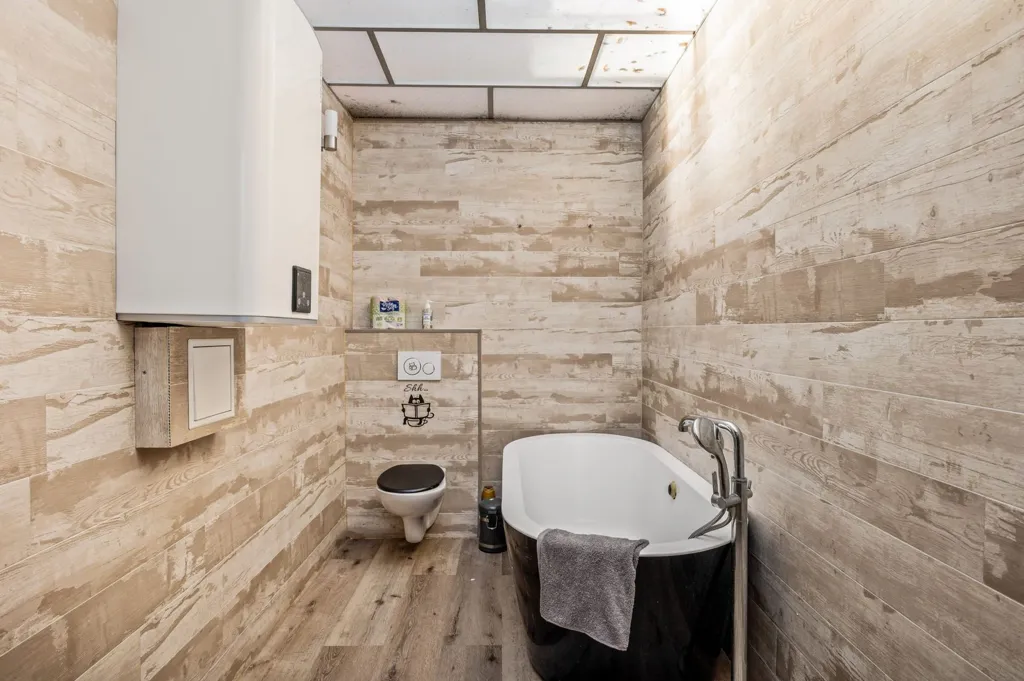 Salles de bain - Maison Familiale avec Jardin à Deurne