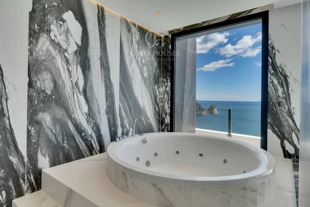 Vannitoad - Contemporary Villa with Seafront Views in Jávea