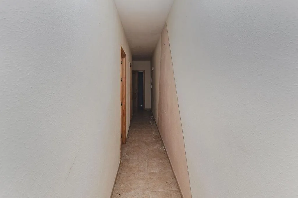 Esik - Occupied Flat with Terrace in Vícar