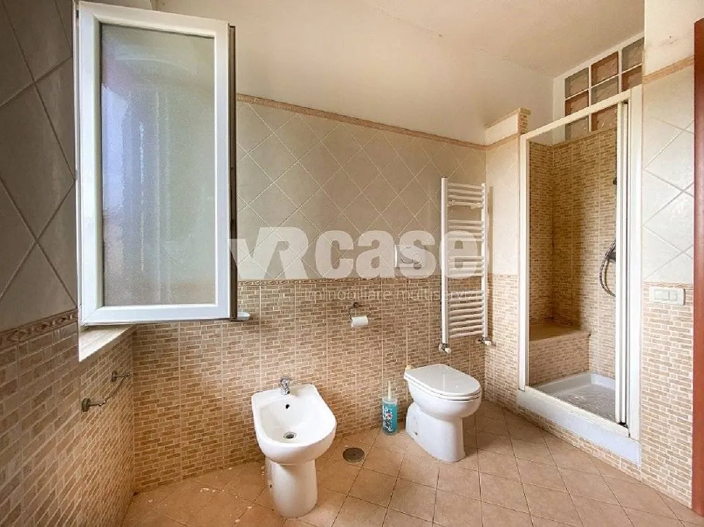 Salles de bain - Sunny Apartment with Terrace in Bossolasco
