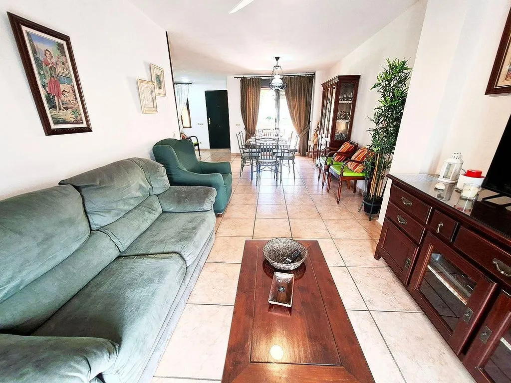 Elutuba - Terraced Apartment with Pool in Central Location
