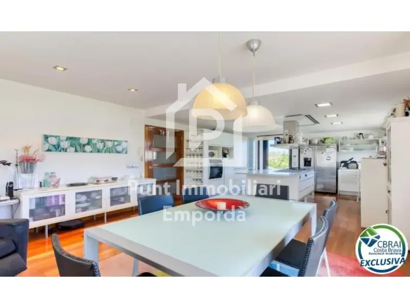 Salle à manger - Spacious Villa with South Orientation in Llançà