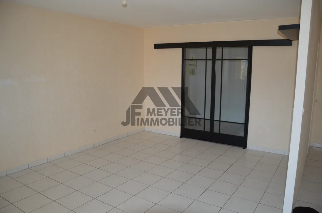 Toad - 3-Bed Flat with South-Facing Balcony in Pompey