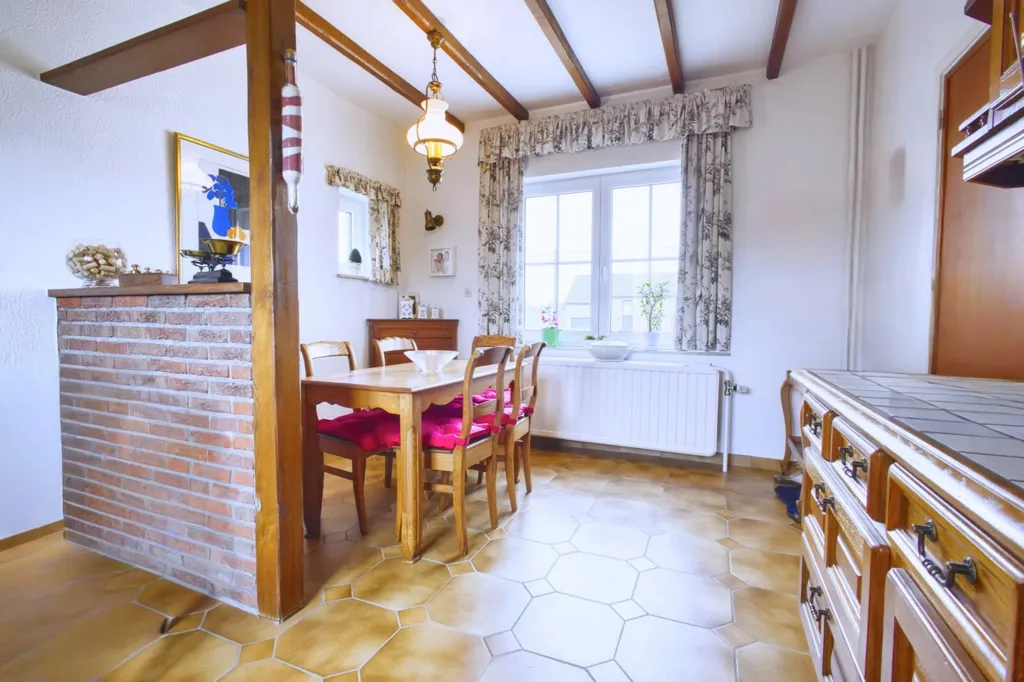 Salle à manger - Maison 4 Côtés avec Jardin sur 20 Acres près de la Côte