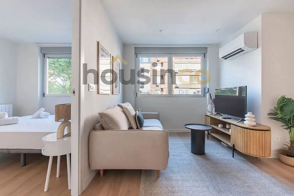 Bedrooms - Furnished Flat with Light in Salamanca, Madrid