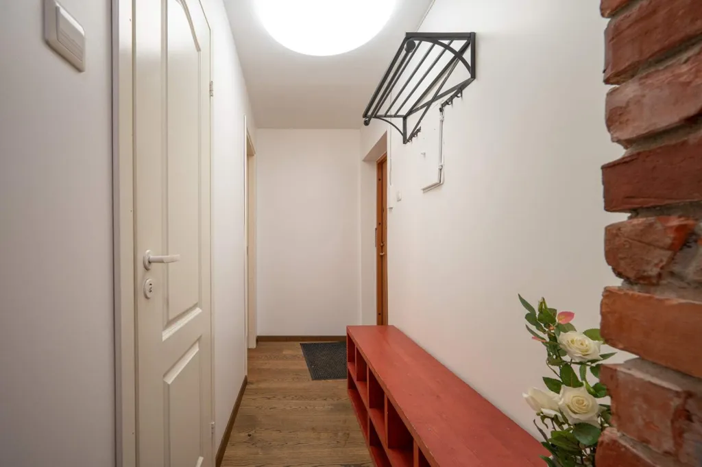 hallway_entrance