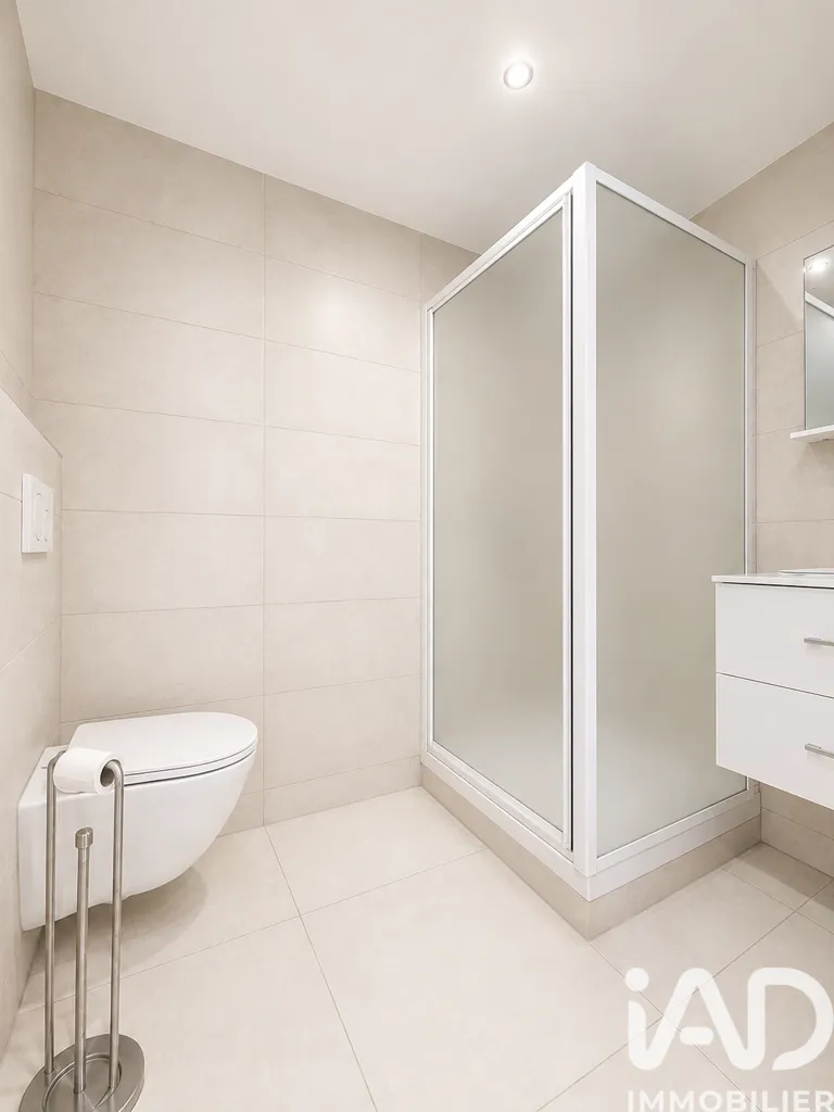 Salles de bain - Maison Traditionnelle avec Studio à Canet-en-Roussillon