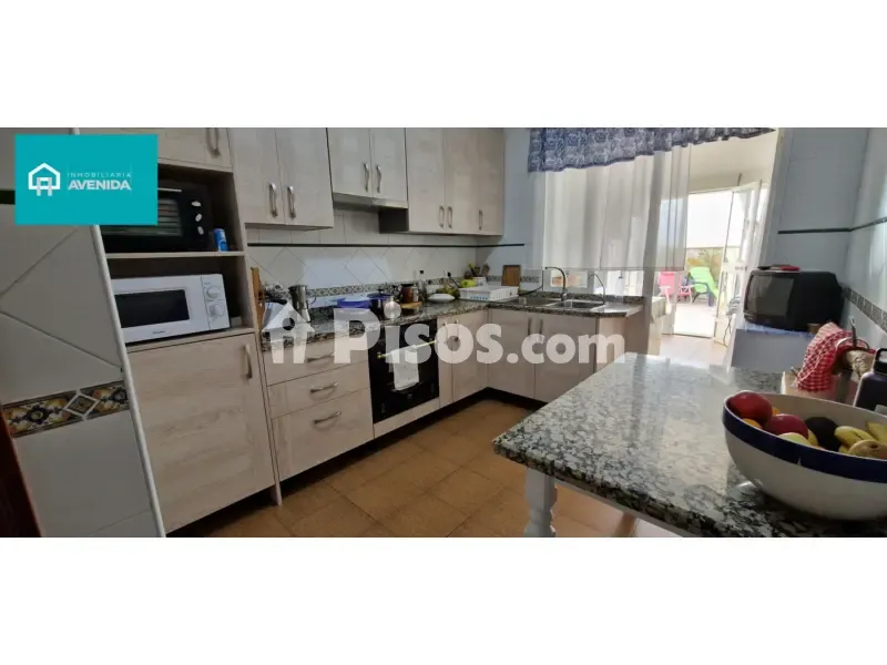 Cuisine - House with Private Garden in Central Ensanche