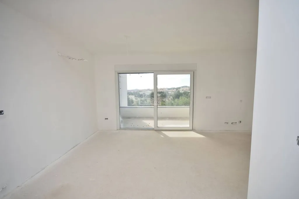 Pièces - Two-Bedroom Apartment with Sea View in Vodice