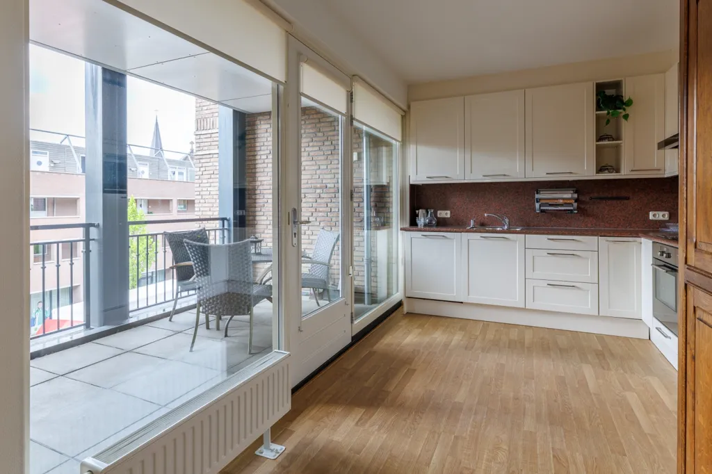 Cuisine - Corner Apartment with Balcony in Oldenzaal