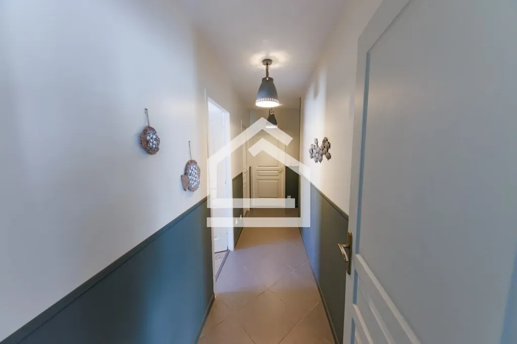 hallway_entrance