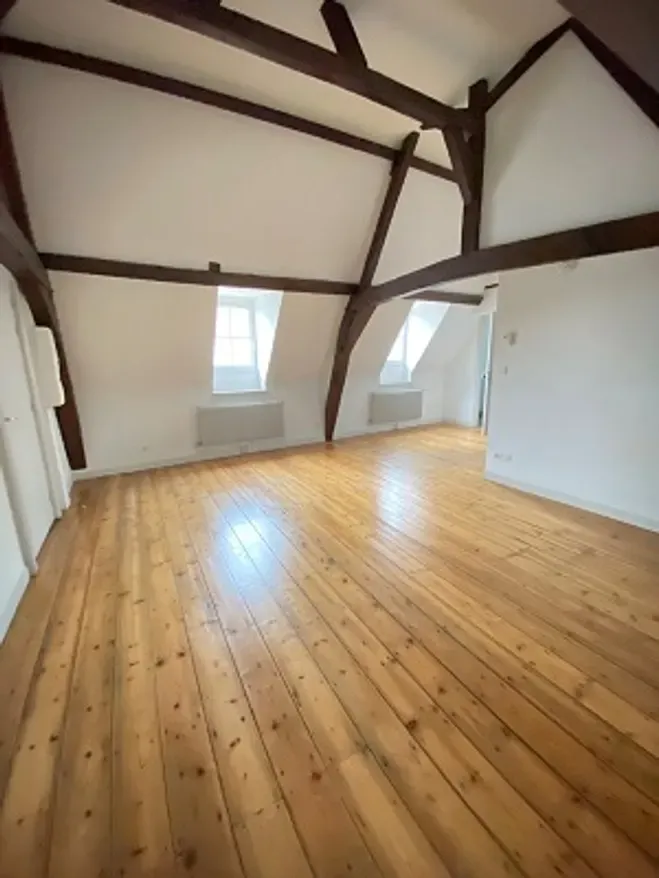 Pièces - Appartement T1bis avec Cour dans le Centre Ville