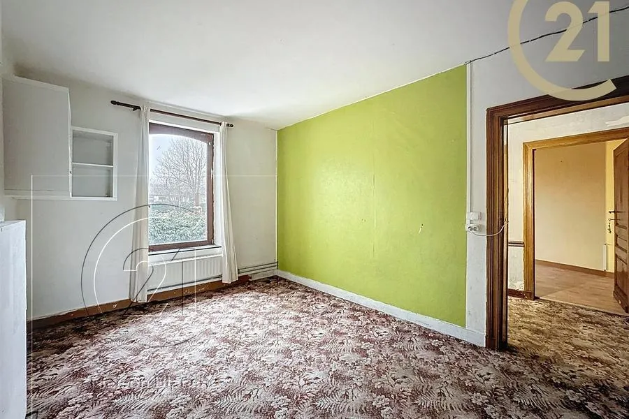 Chambres - Maison à Rénover avec Jardin à Genappe
