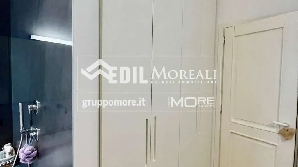 Salles de bain - Rear-Facing Apartment with Garden in Modena