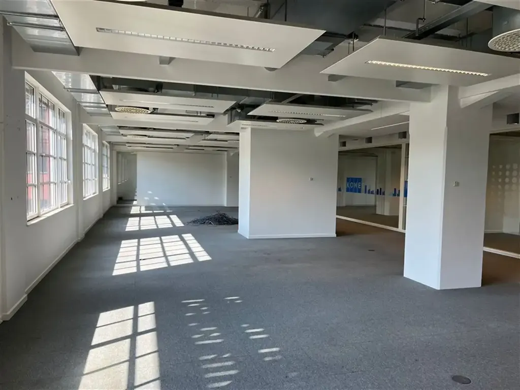 Bureau - Locaux de Bureau Rénovés près de la Gare de Louvain