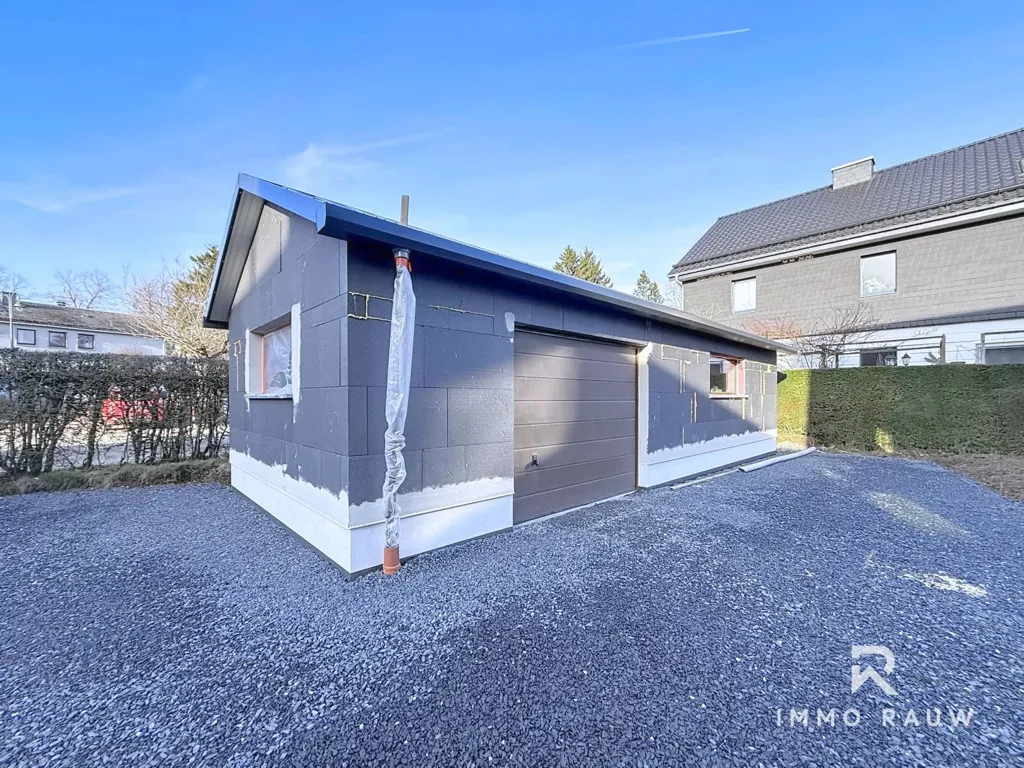 Extérieur - Maison à Trois Façades avec Potentiel d'Aménagement à Elsenborn