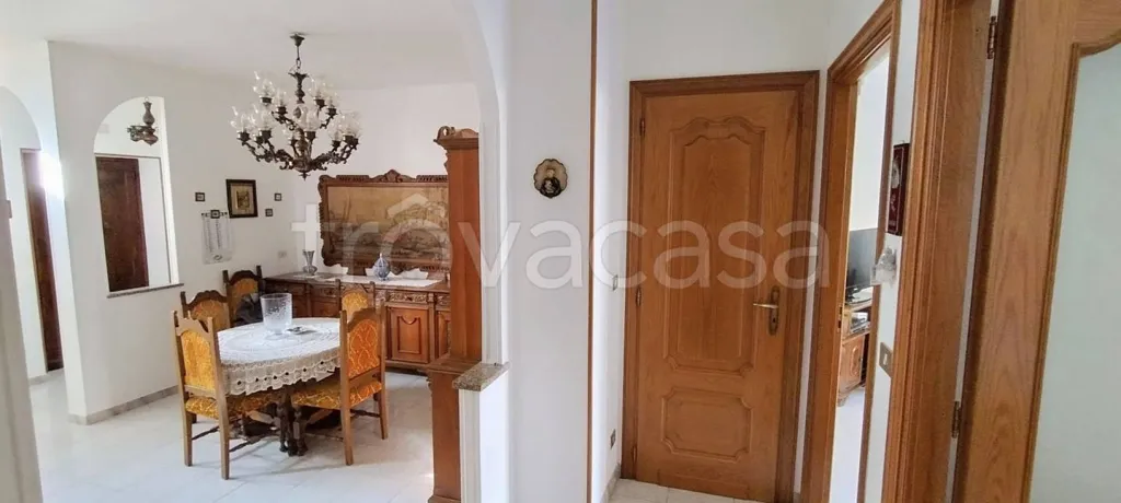 Salle à manger - Two-Unit Apartment with Balcony in Susa