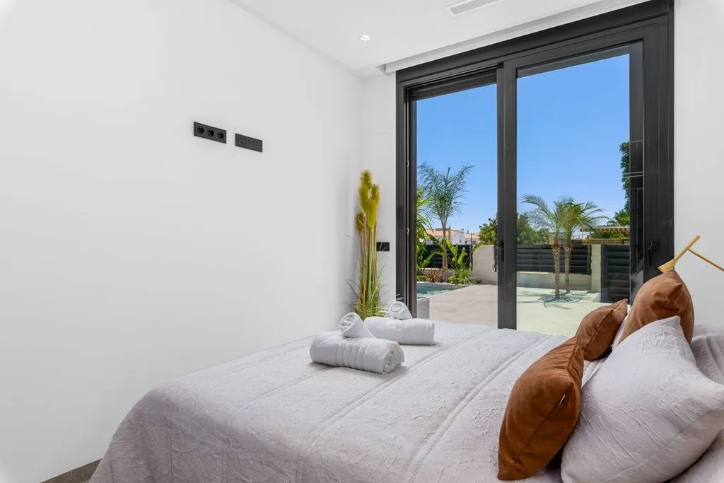 Chambres - New Villa with Pool in El Campello