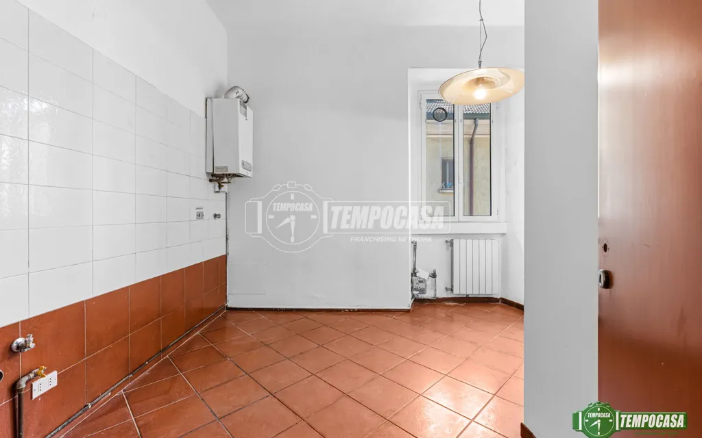 Salles de bain - Three-Bedroom Apartment in Historic Building, Milan