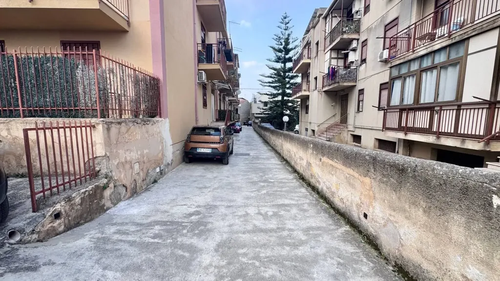 Välivaade - 3-Bedroom Apartment with Balcony in Palermo