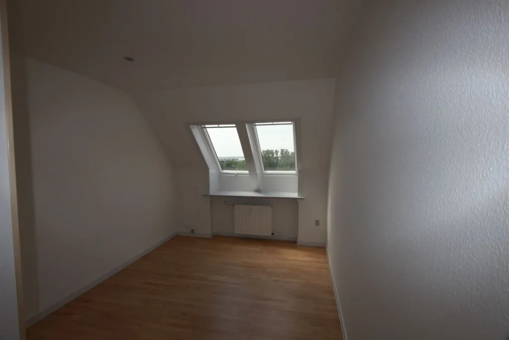 Rooms - Bright Apartment with Balcony in Willemoesgade