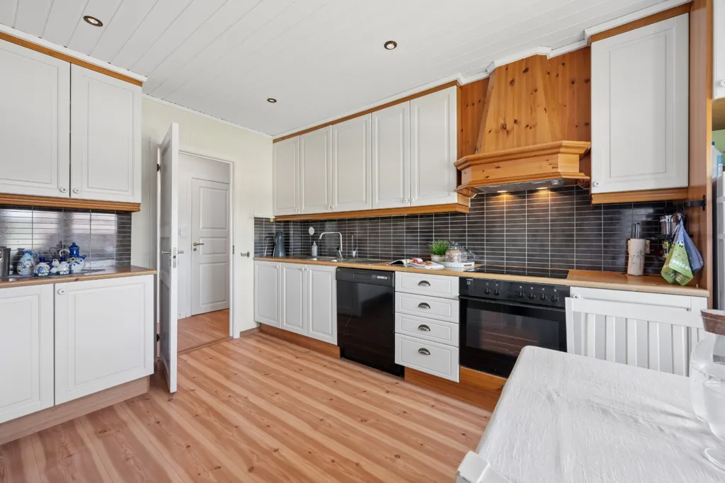 Cuisine - Three-Storey Townhouse with Sea View in Sola