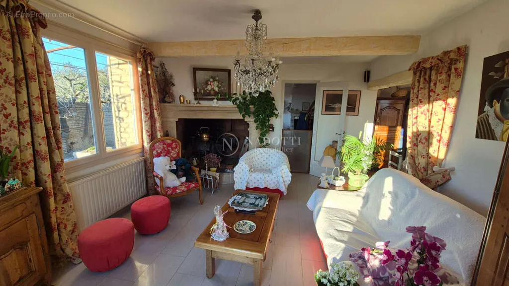 Séjour - Maison en Pierre en Viager à Gordes