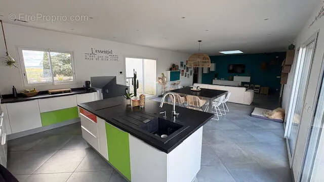 Cuisine - Maison 6 pièces à Dions