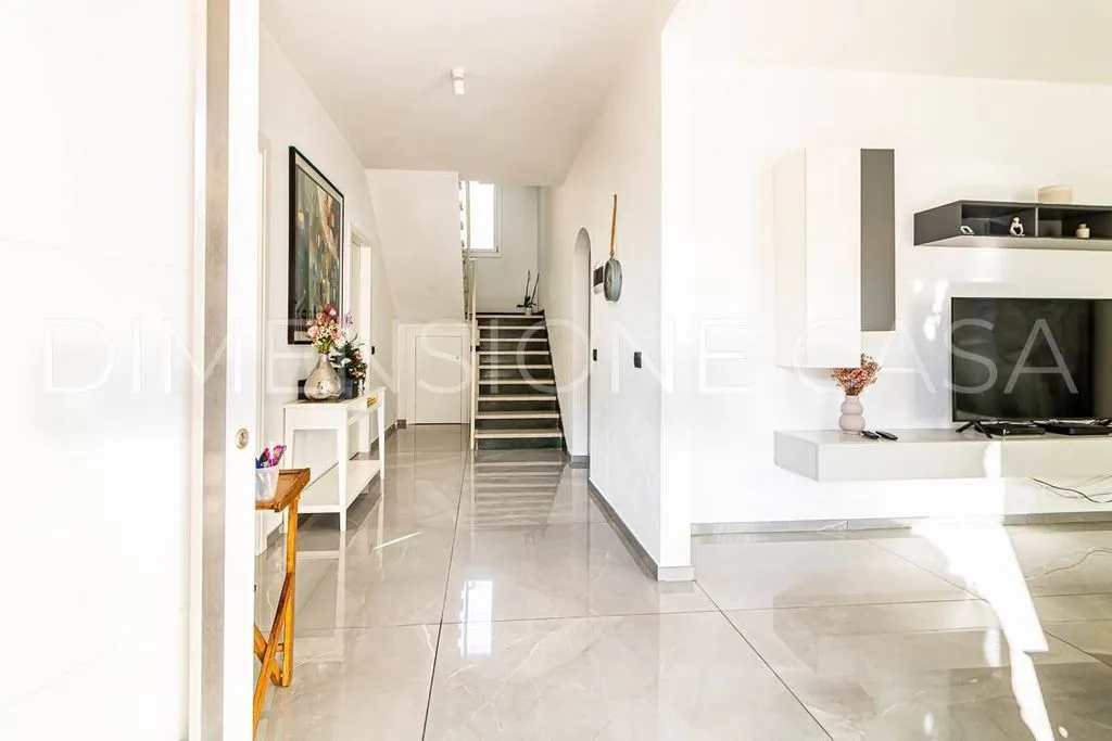 Esik - Restored Villa with Garden in Carpi