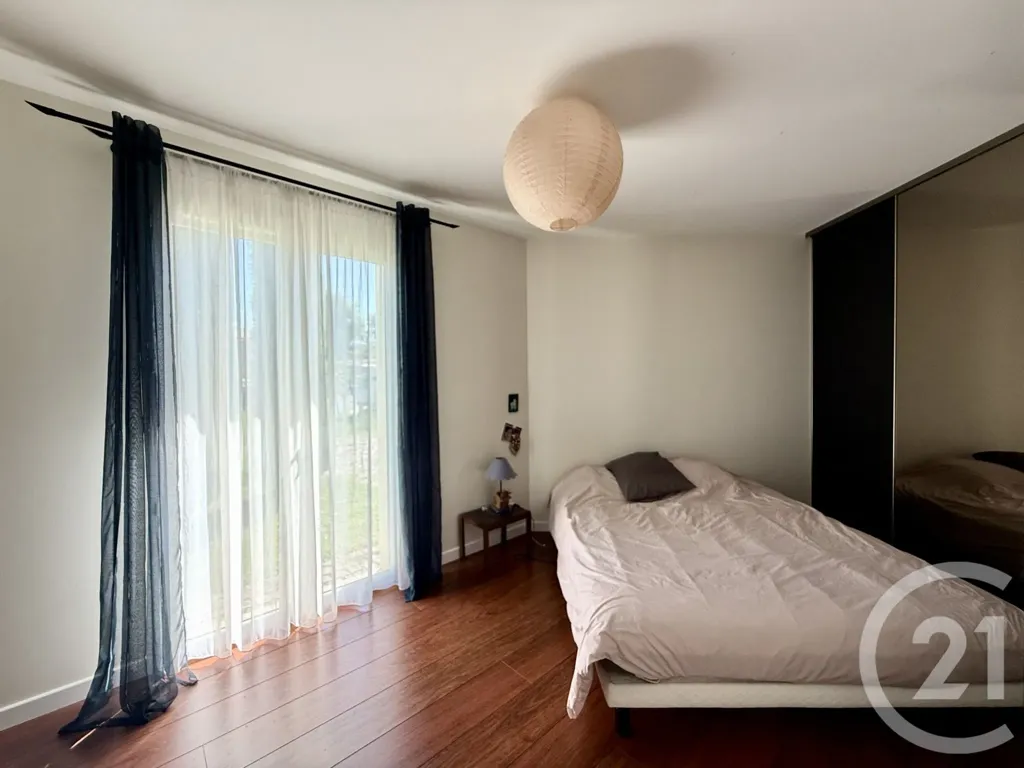Bedrooms - Spacious House with Garden in Daignac