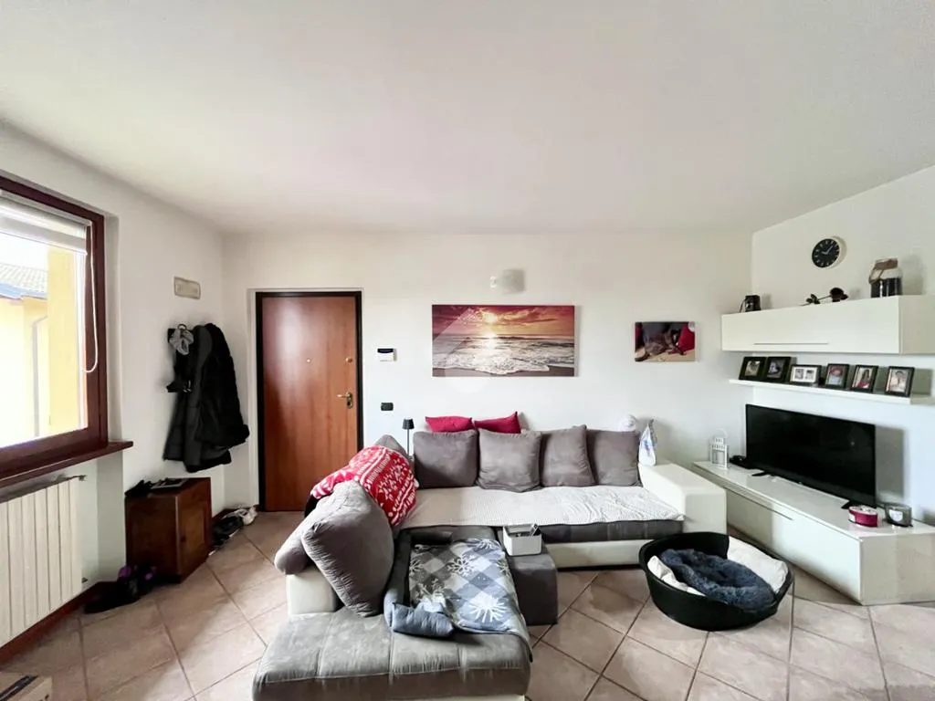 Séjour - Trilocale with Terrace in Adro