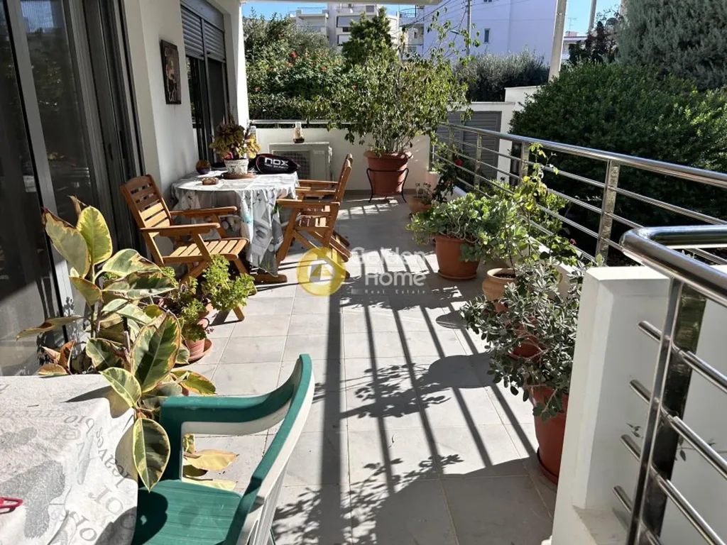 Rõdu - Apartment with Balconies in Glyfada
