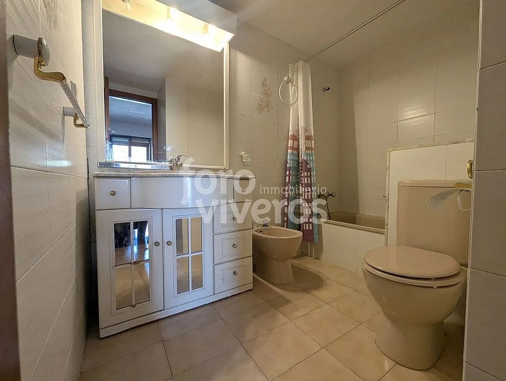 Bathrooms - Apartment with Balcony and Lift in La Carrasca