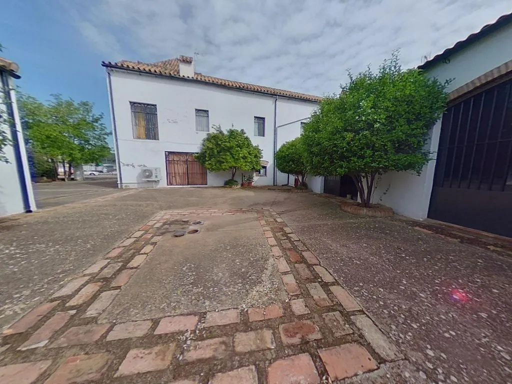 Giardino - Historic Palatial Chalet with Terrace in Posadas