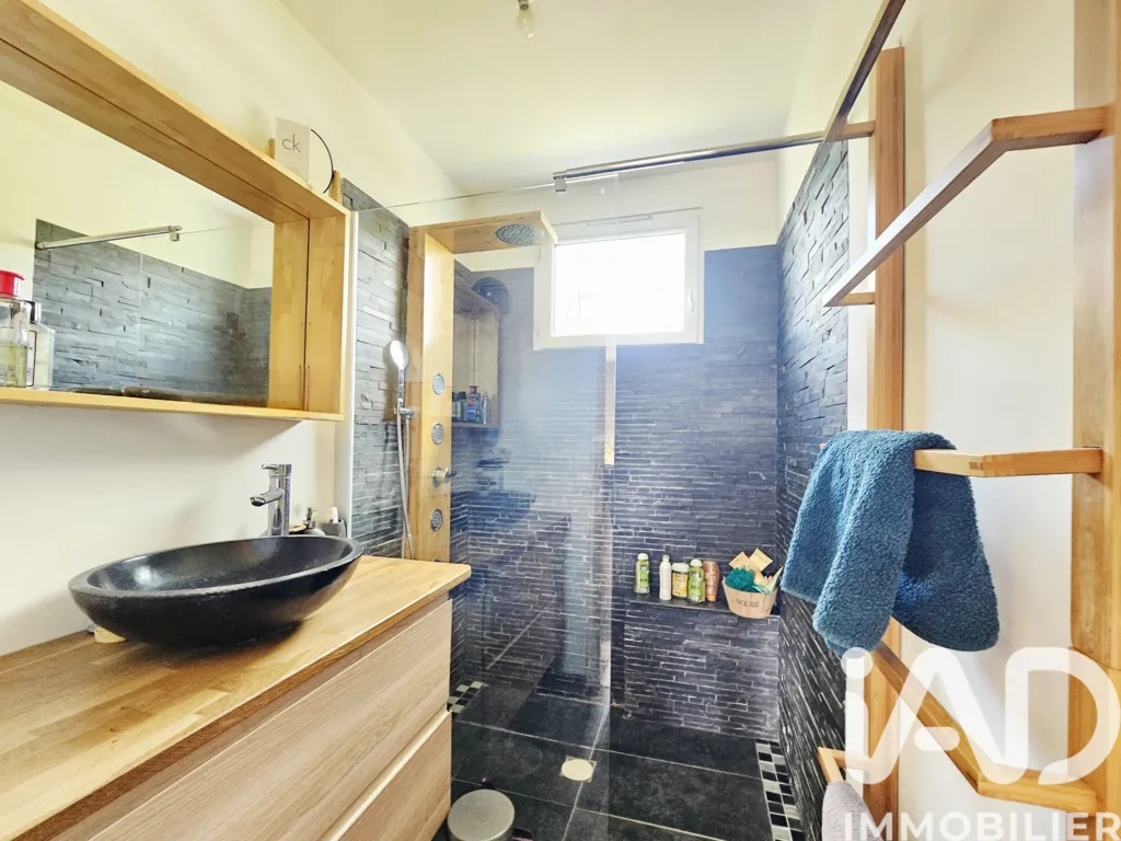 Vannitoad - Charming House with Garden in Anet