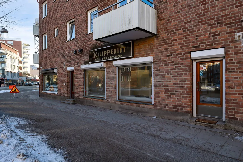 Välivaade - Central Bostadsrätt with Shopfront in Örebro