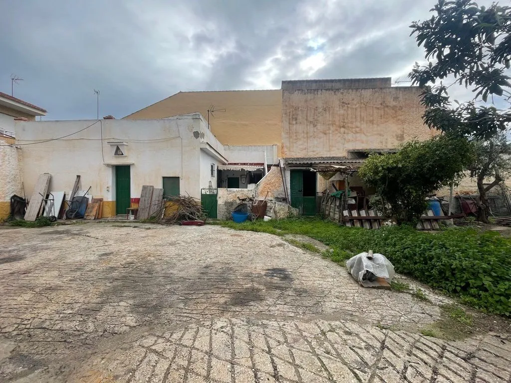 Aed - Urban Plot with Development Potential in Tiro Pichón, Málaga