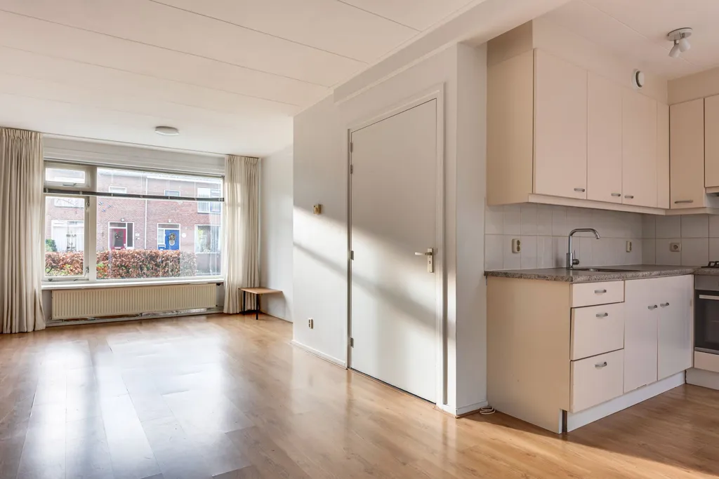 Köök - Spacious Renovated Semi-Detached House in Heiloo