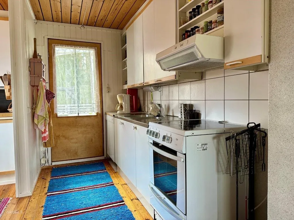 Kitchen - Detached House with Lake View in Sysmä