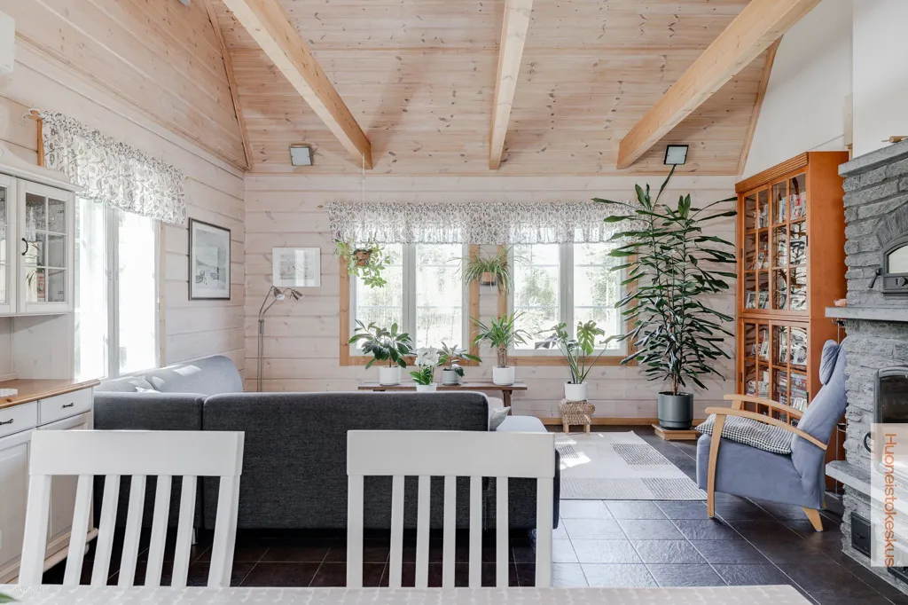 Elutuba - Mammutti Log Cabin with Sauna in Kiiminki